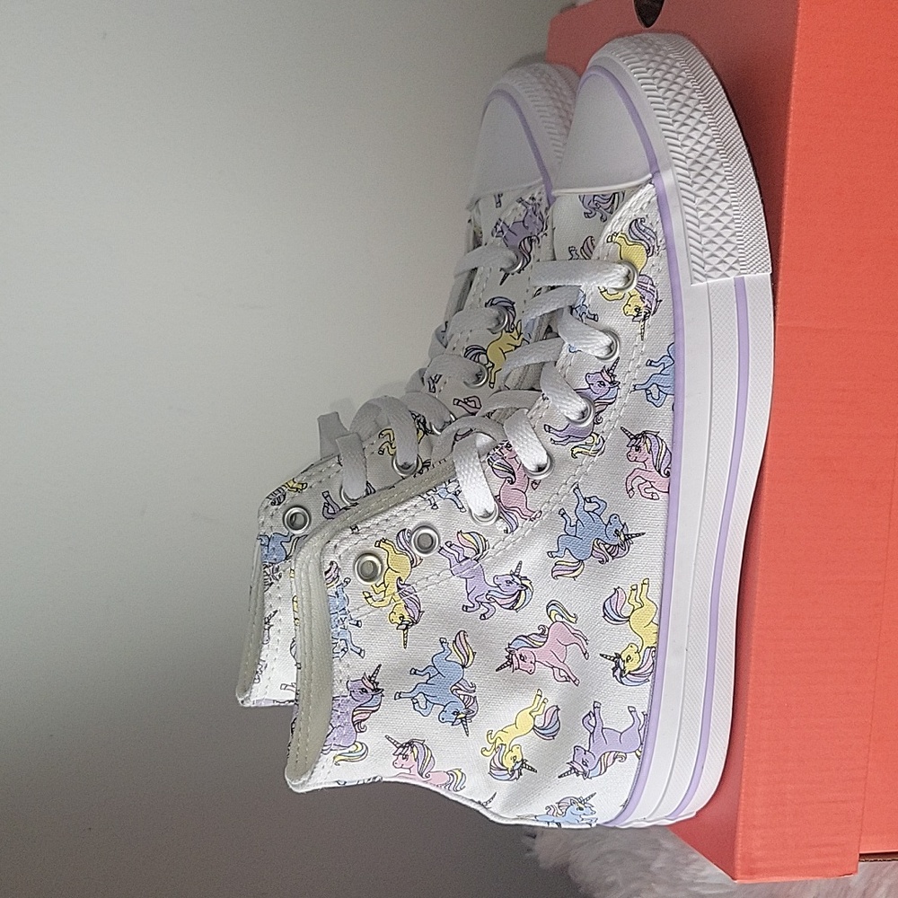 Converse Kids CTAS Hi White Sneakers All-over Unicorn Print Size: US 4